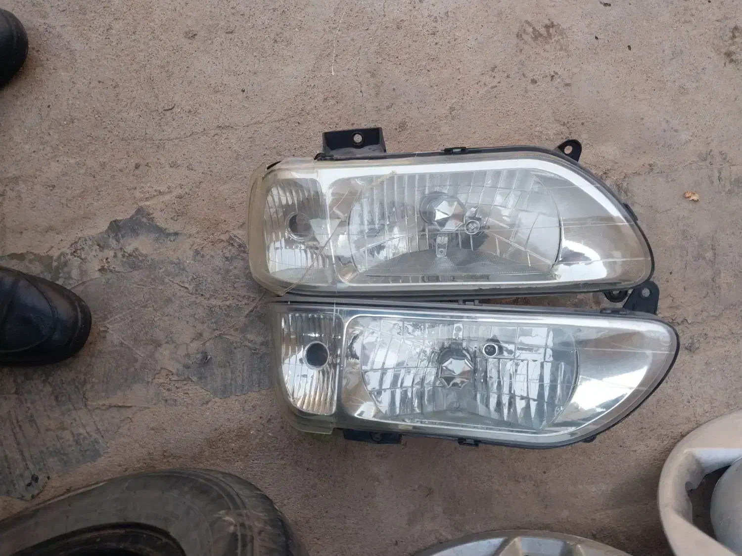 لاستیک و چراغ و قلاپاق|قطعات یدکی و لوازم جانبی|مسجد سلیمان, |دیوار