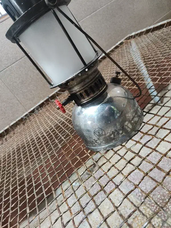 چراغ زنبوری عتیقه|کلکسیون اشیاء عتیقه|بهبهان, |دیوار