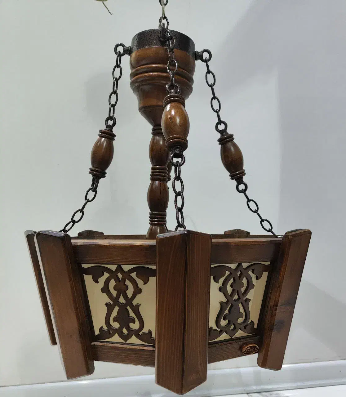 لوستر چوبی نو|لوستر و چراغ آویز|تهران, میدان ولیعصر|دیوار