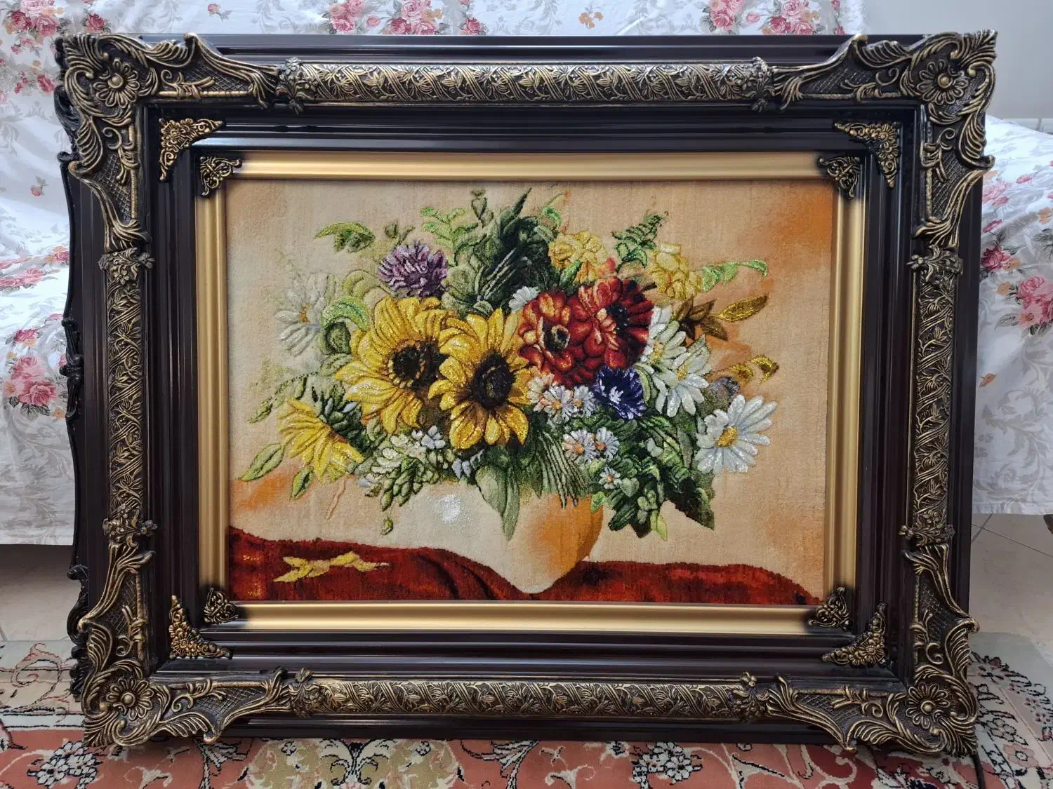 تابلو فرش دست‌باف طرح گل در قاب منبت‌کاری‌شده|تابلو فرش|مشهد, دانشجو|دیوار