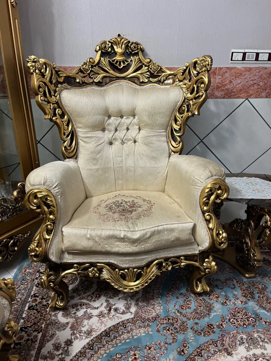 مبل سلطنتی|مبلمان خانگی و میز عسلی|قدس, شهرقدس|دیوار