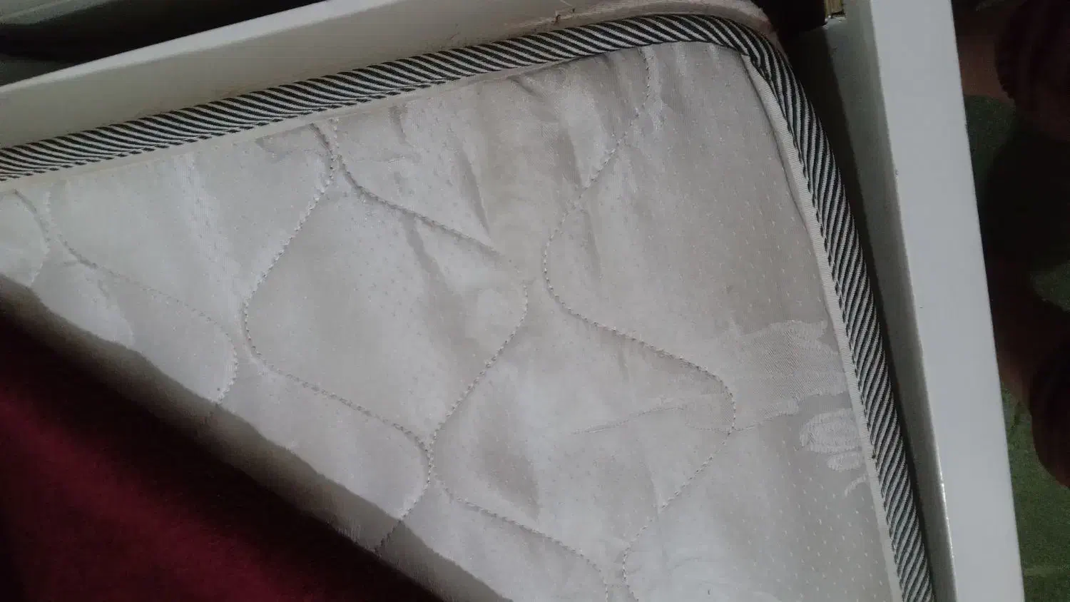 تخت دونفره|تخت و سرویس خواب|نجف‌آباد, یزدانشهر|دیوار