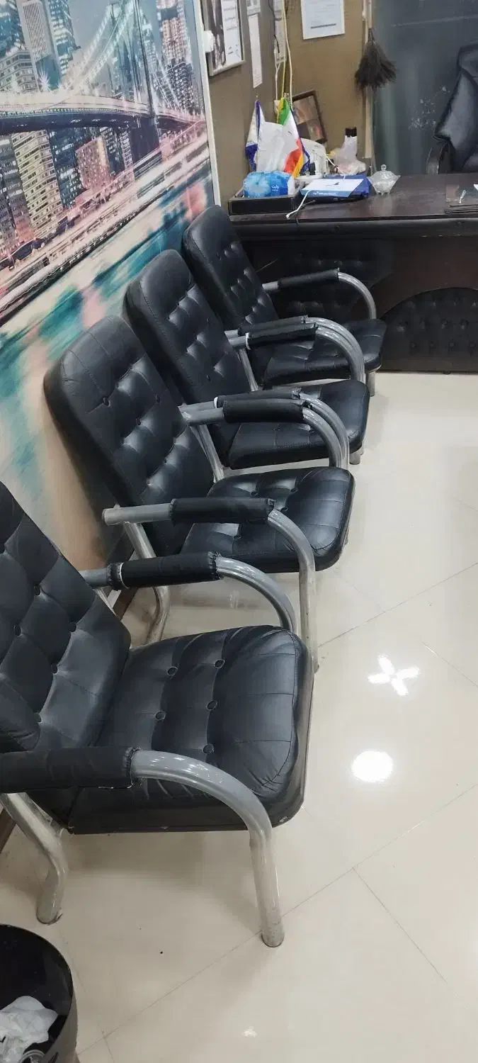 میز مدیریت و صندلی انتظار|مبلمان اداری|پرند, فاز ۳|دیوار