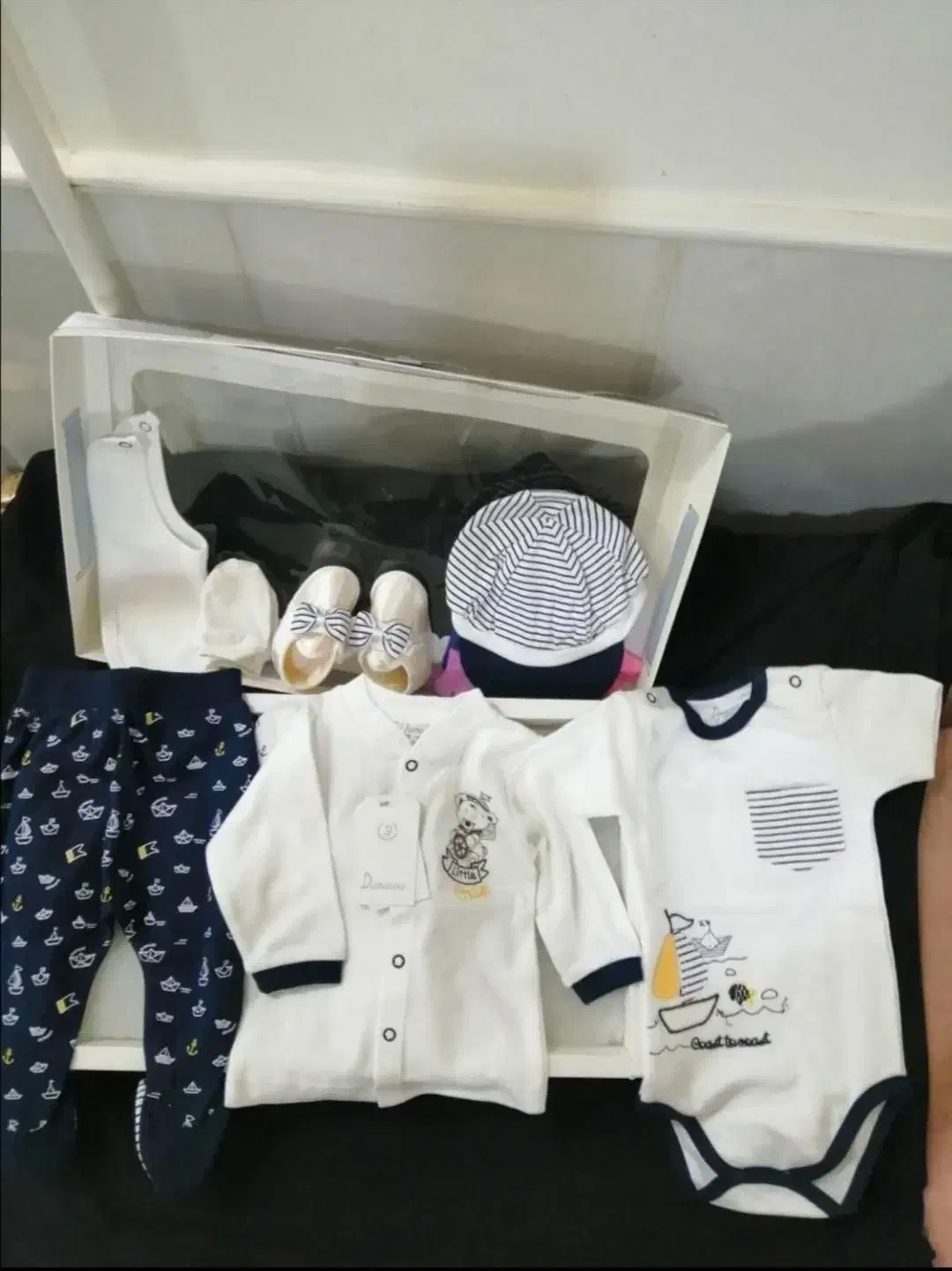 ست نوزادی ۷تیکه سایز ۱ برند (دانالو)،مقداری لباس|کفش و لباس بچه|قم, نیروگاه|دیوار