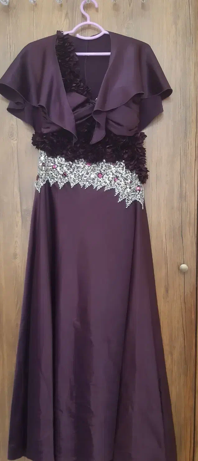 پیراهن مجلسی|لباس|تهران, ارامنه|دیوار