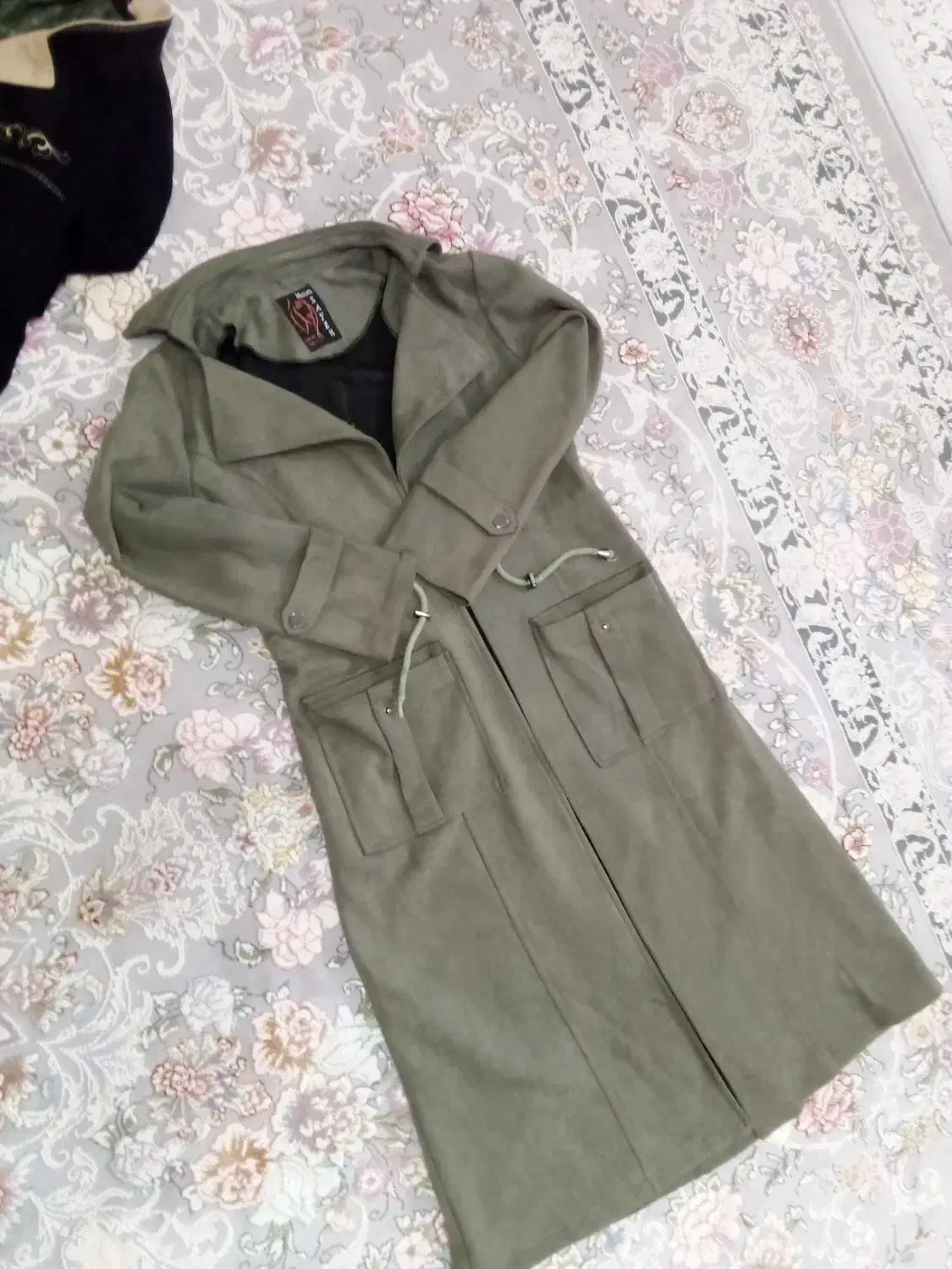 سوییت زیتونی و پالتو مشکی پشم کوبیده ،تمیز. سایز40|لباس|مهاباد (آذربایجان غربی), |دیوار