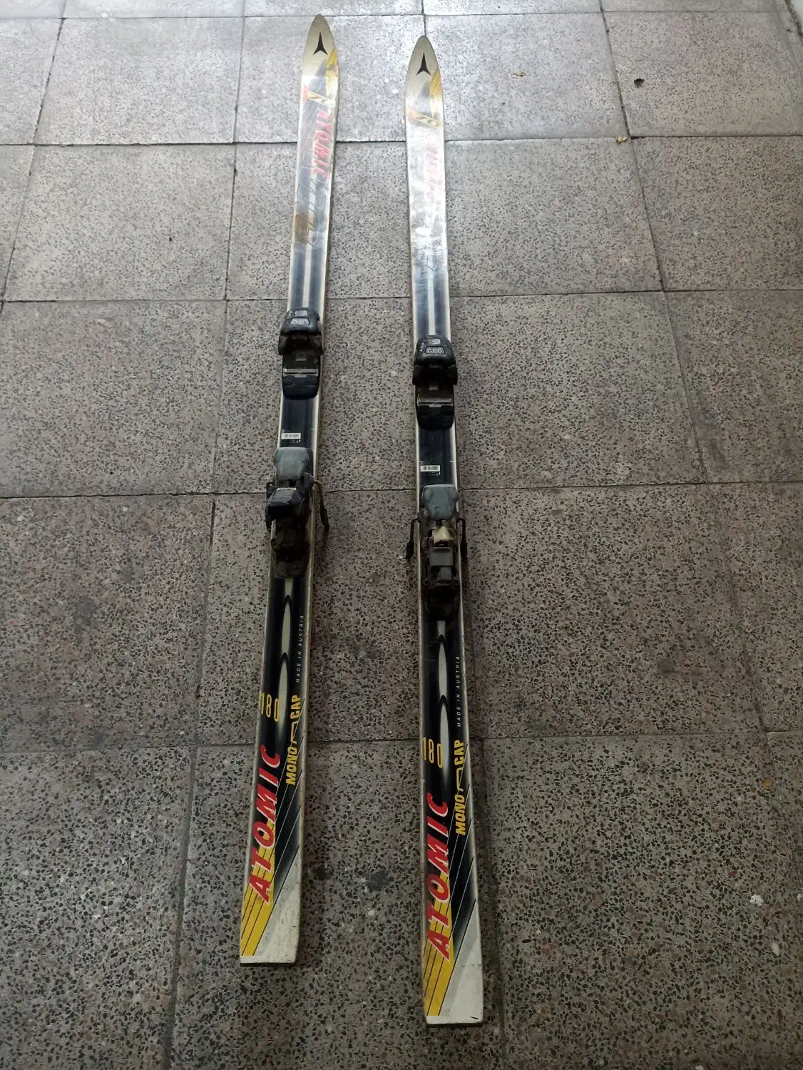 چوب اسکی|ورزش‌های زمستانی|قدس, شهر‌قدس|دیوار