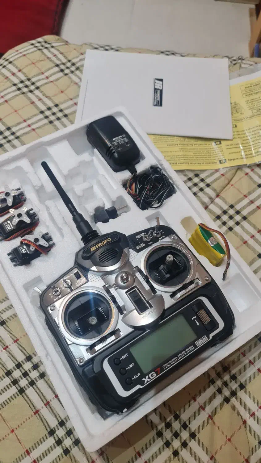 رادیو کنترل  xj7 2.4GHz JR rc|اسباب‌‌بازی|شیراز, غدیر شمالی|دیوار