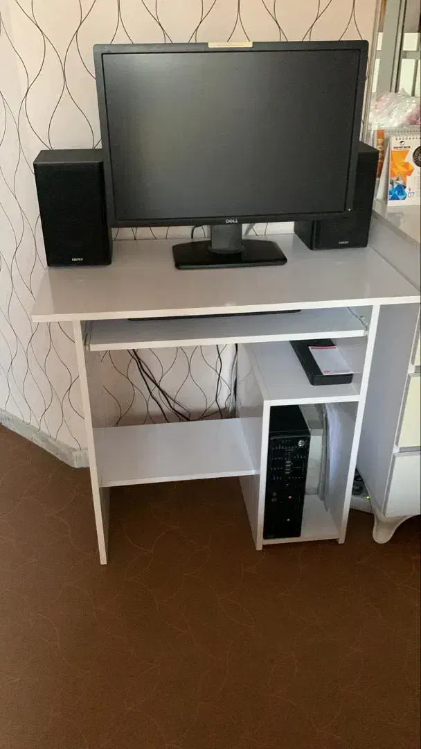 میز کامپیوتر|میز تحریر و کامپیوتر|پردیس, فاز ۱|دیوار