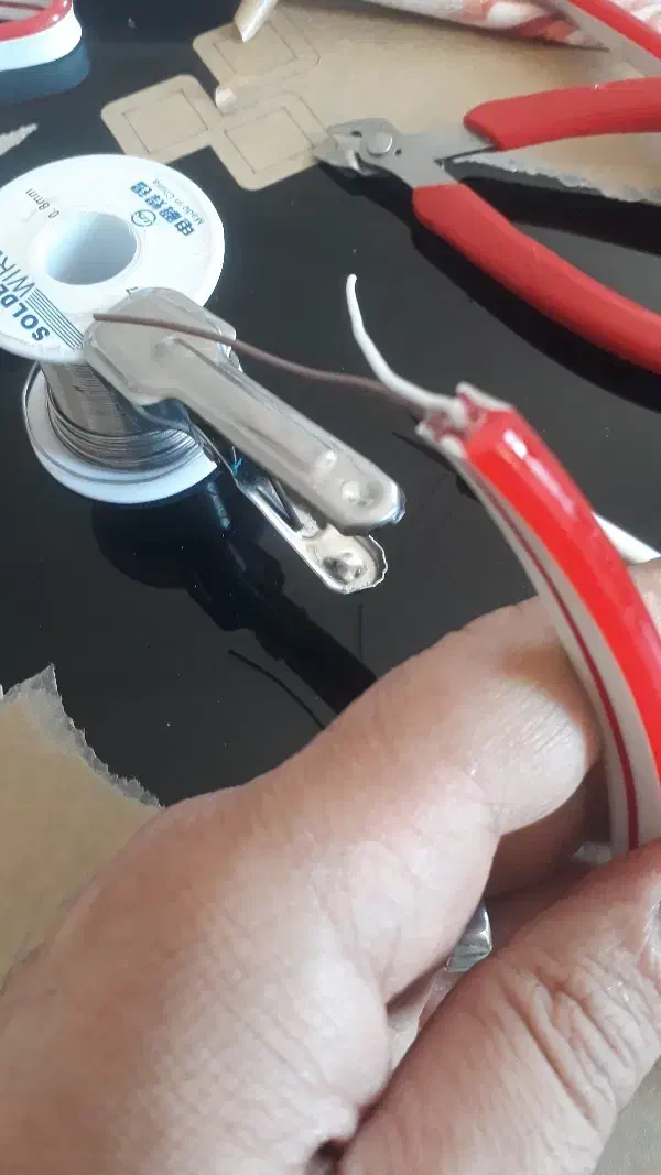 برقکاری و سیم کشی ساختمان،ساخت و طراحی انواع تابلو|خدمات پیشه و مهارت|اردبیل, |دیوار