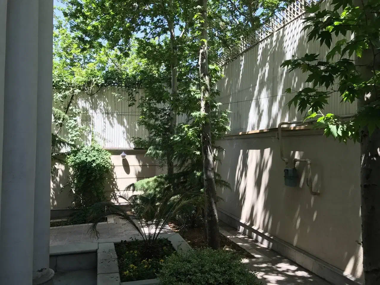 ویلایی ۱۴۰۰متر زمین / ۸۰۰متر بنا تریبلکس / رویایی