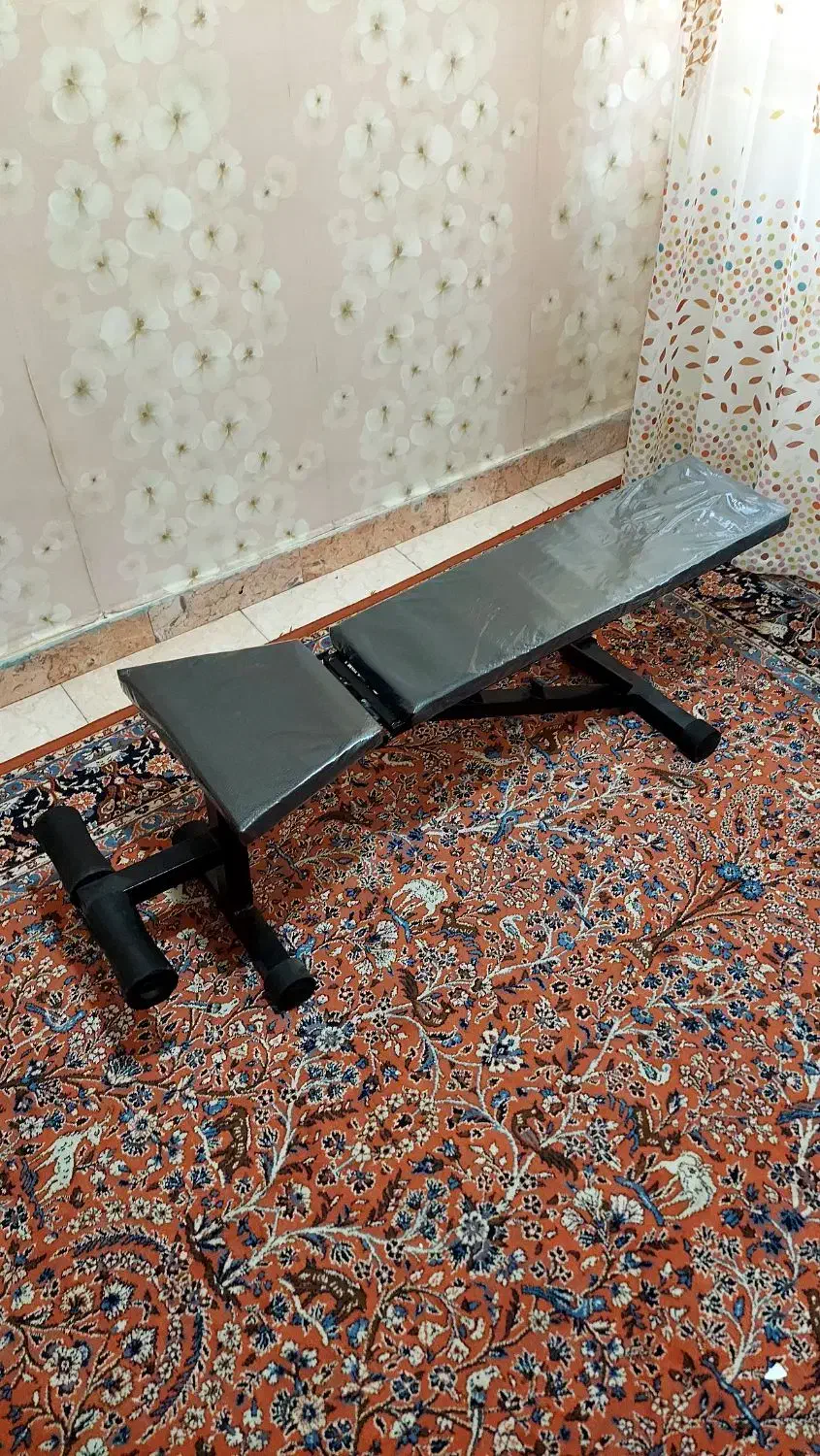 وسایل بدنسازی(صندلی و دمبل و وزنه‌مچ‌دست‌وپا)|تجهیزات ورزشی|تهران, شهر زیبا|دیوار