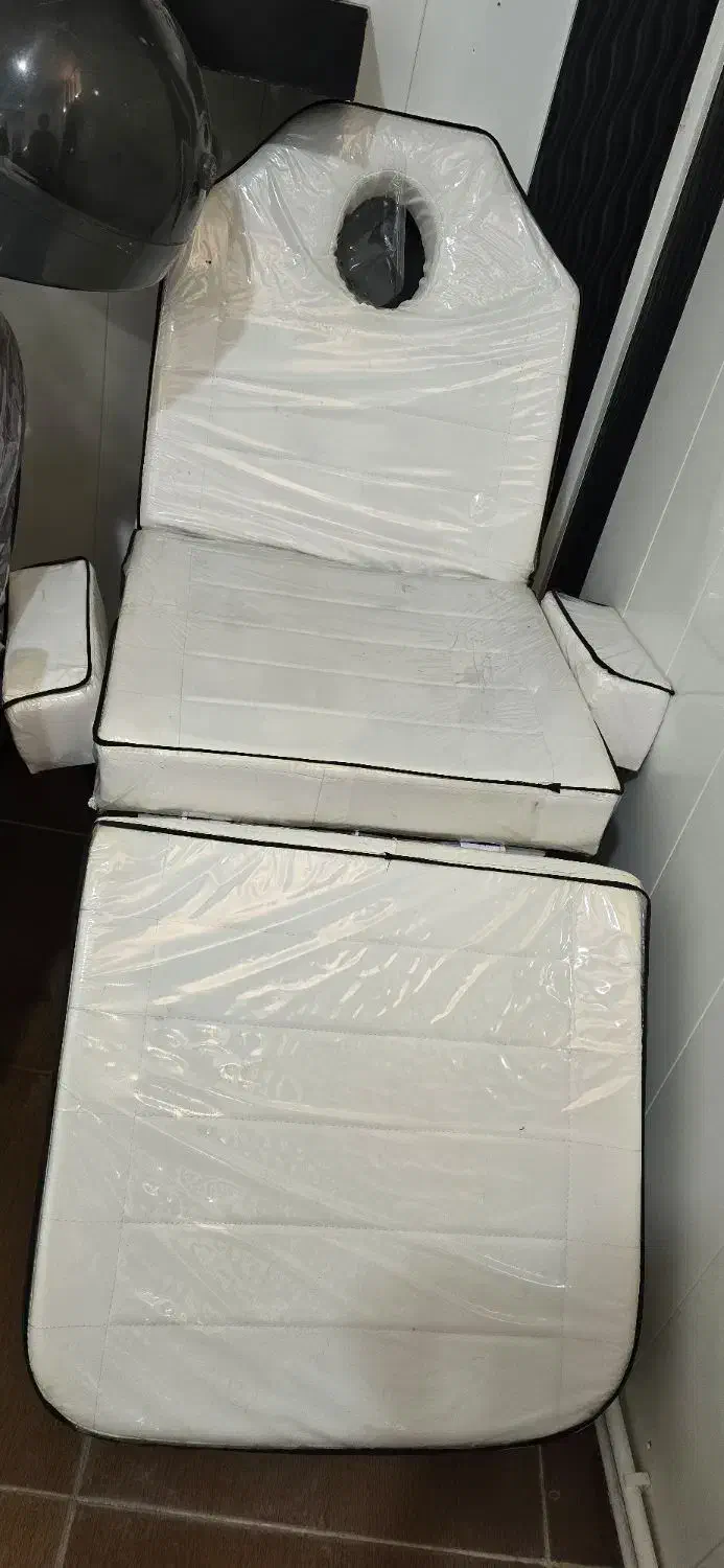 صندلی سالن زیبایی|آرایشگاه و سالن‌های زیبایی|آبدانان, |دیوار