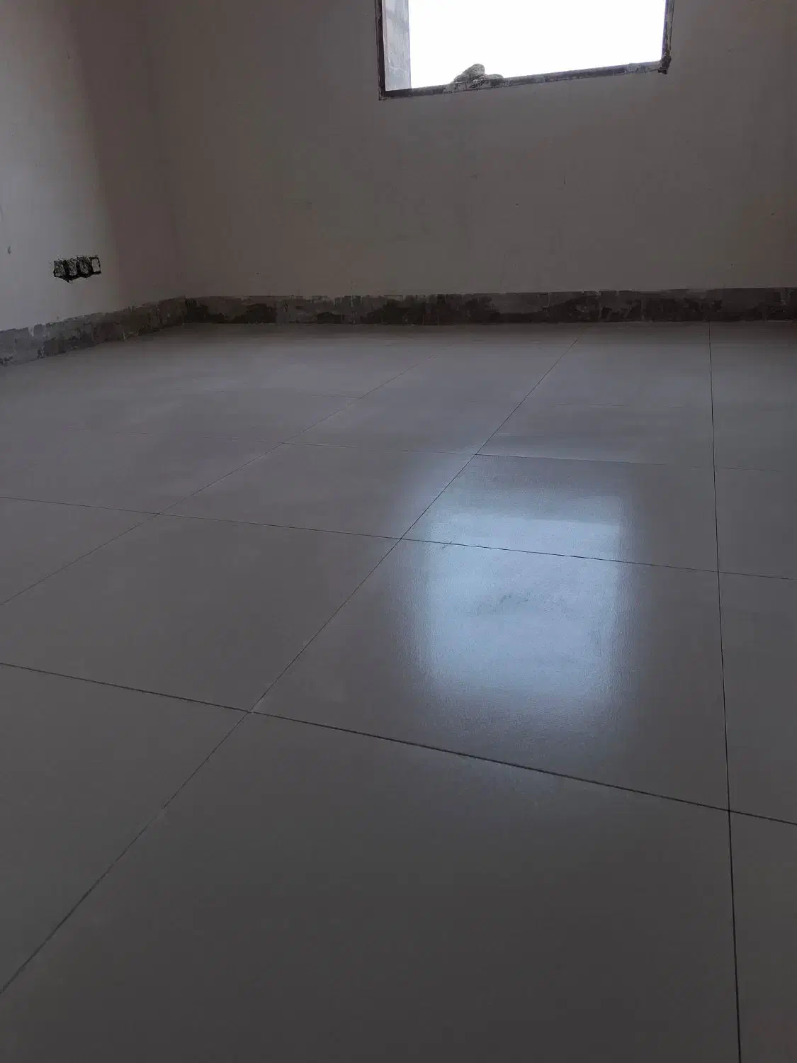 سرامیک کاری کف ابعاد ۶۰*۶۰|استخدام معماری، عمران و ساختمانی|گالیکش, |دیوار