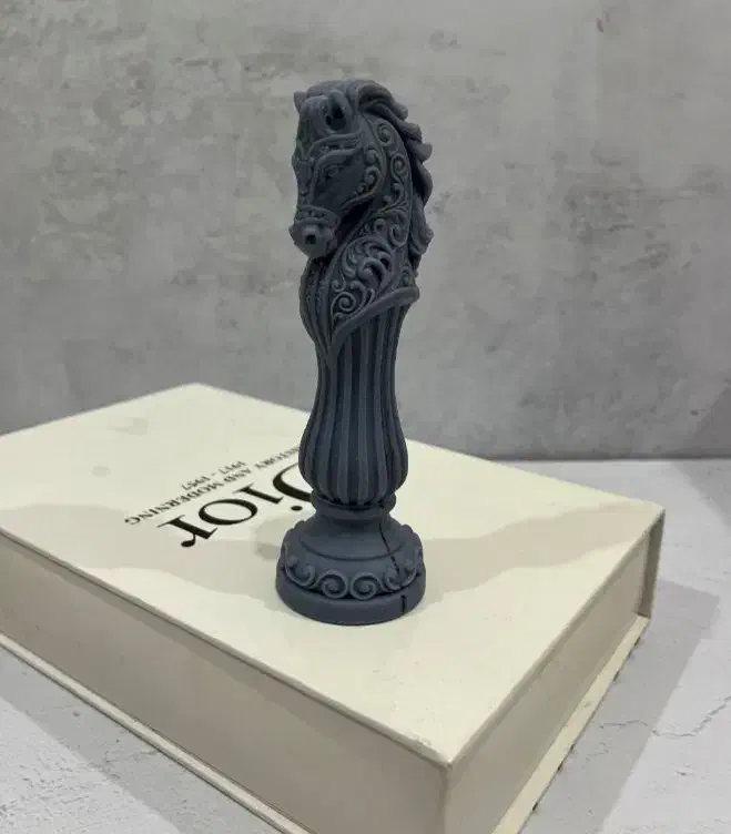 مجسمه های نماد سال جدید|کلکسیون اشیاء عتیقه|کرمان, |دیوار