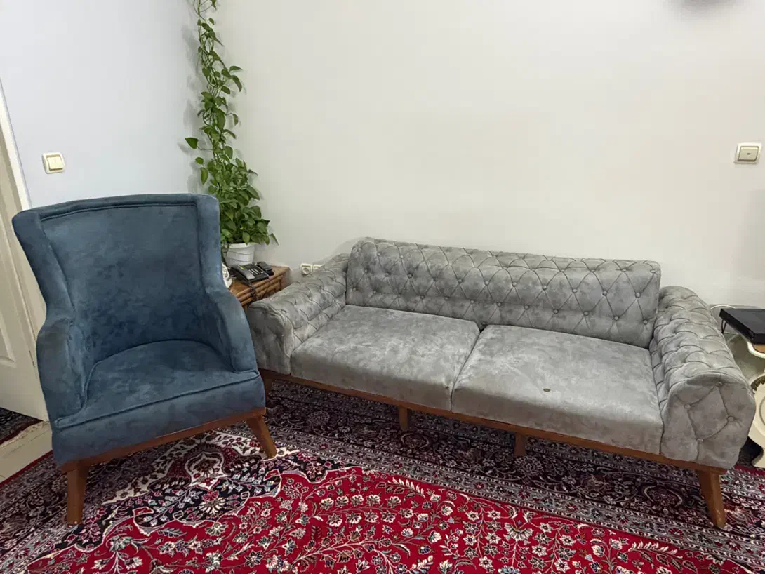 مبل راحتی چستر نیم ست|مبلمان خانگی و میز عسلی|بروجرد, |دیوار