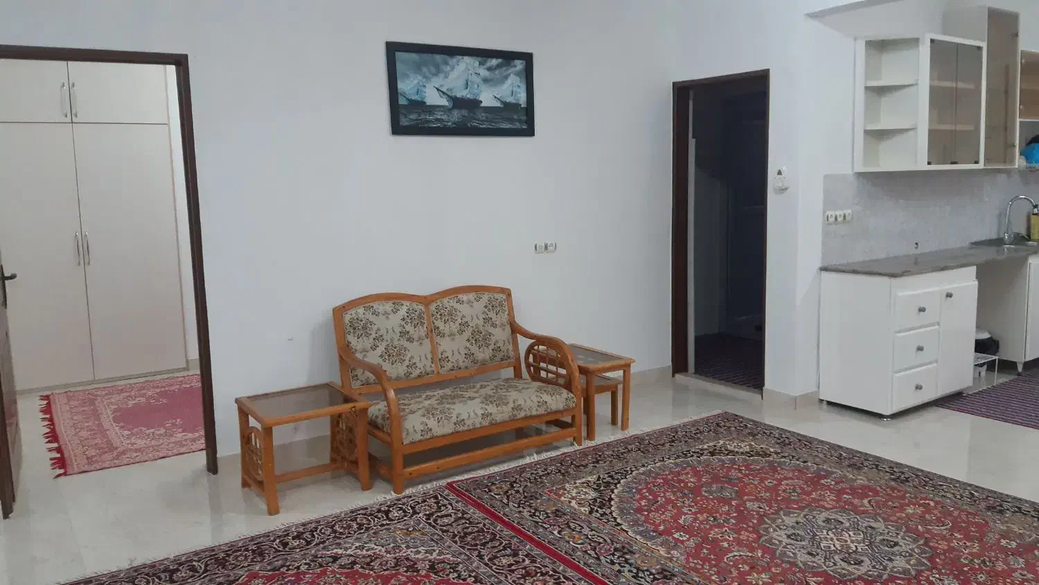 مبل راحتی ۵ نفره با میز عسلی|مبلمان خانگی و میز عسلی|بندر انزلی, پیل علی باغ|دیوار