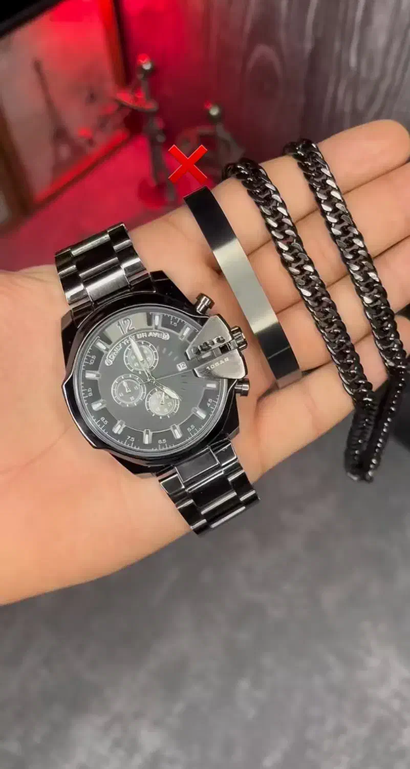 ساعت ،گردنبند، دست بند.|ساعت|رشت, امین الضرب|دیوار