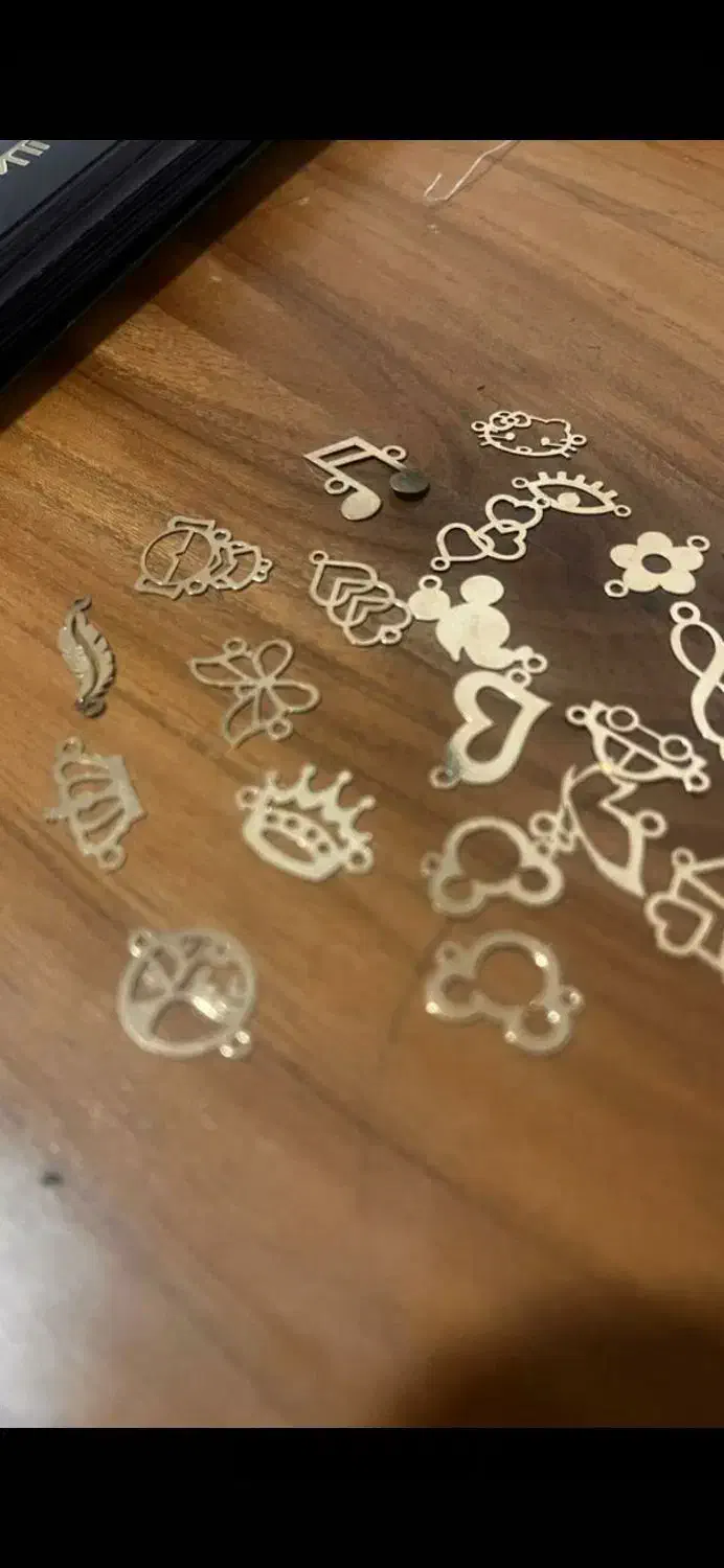 آویزطلاودستبند|جواهرات|سراوان, |دیوار