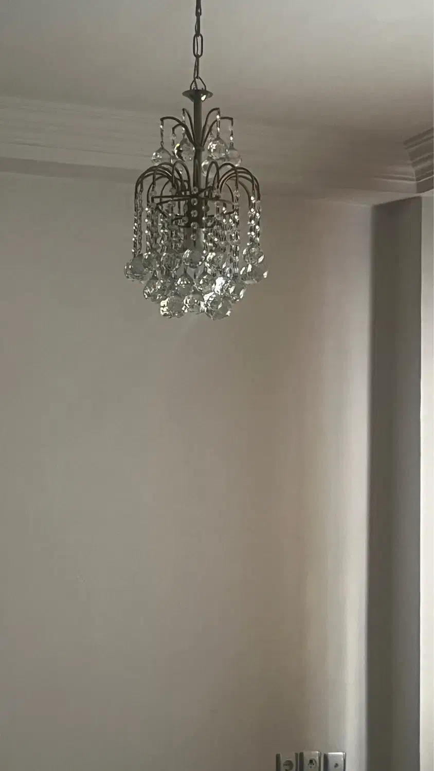 دو عدد لوستر کریستالی و یک لوستر حبابی|لوستر و چراغ آویز|گرگان, |دیوار