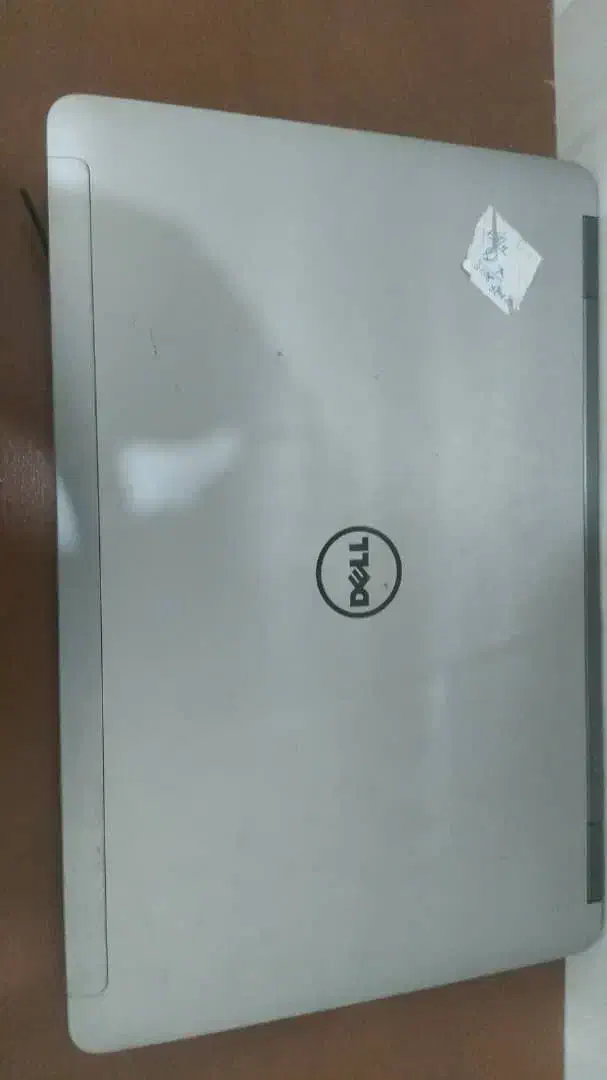 استوک دبی تعداد داریم تکی هست|رایانه همراه|بندرعباس, |دیوار