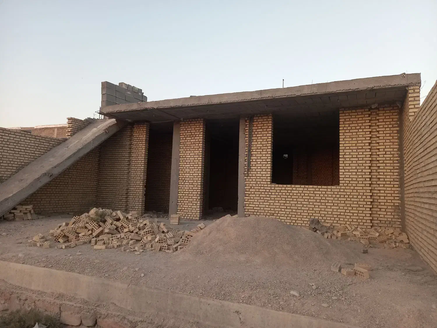 ساختمان نیمه کاره|فروش خانه و ویلا|رامهرمز, |دیوار