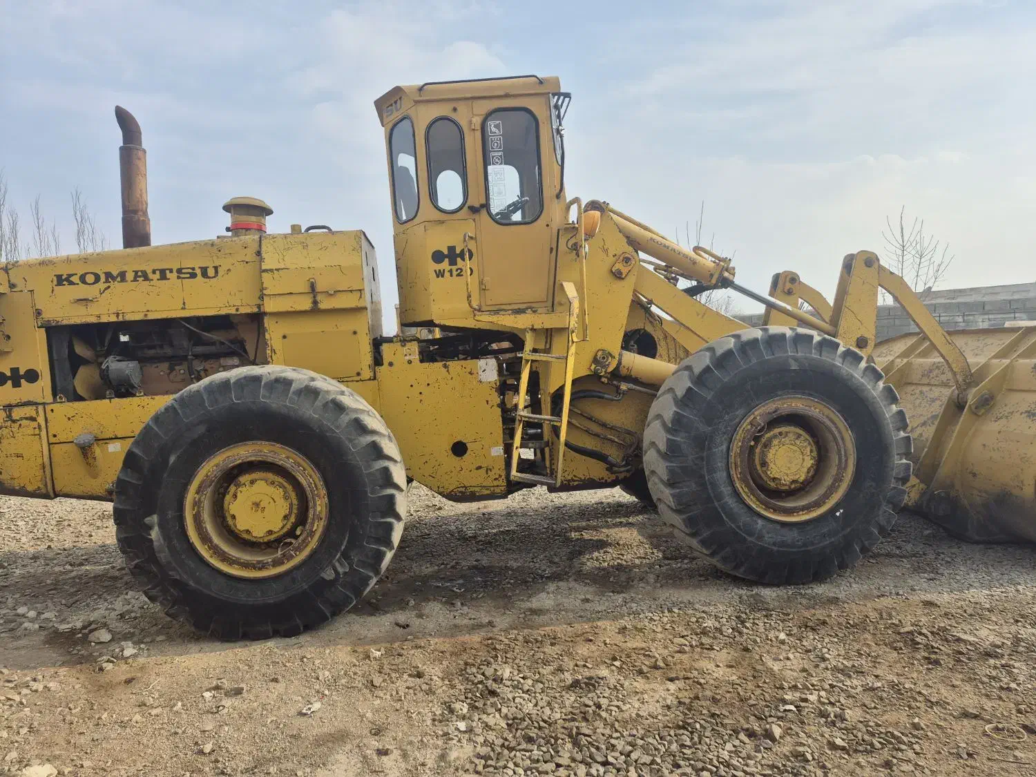 لودر کوماتسو w۱۲۰|خودرو سنگین|میاندوآب, |دیوار