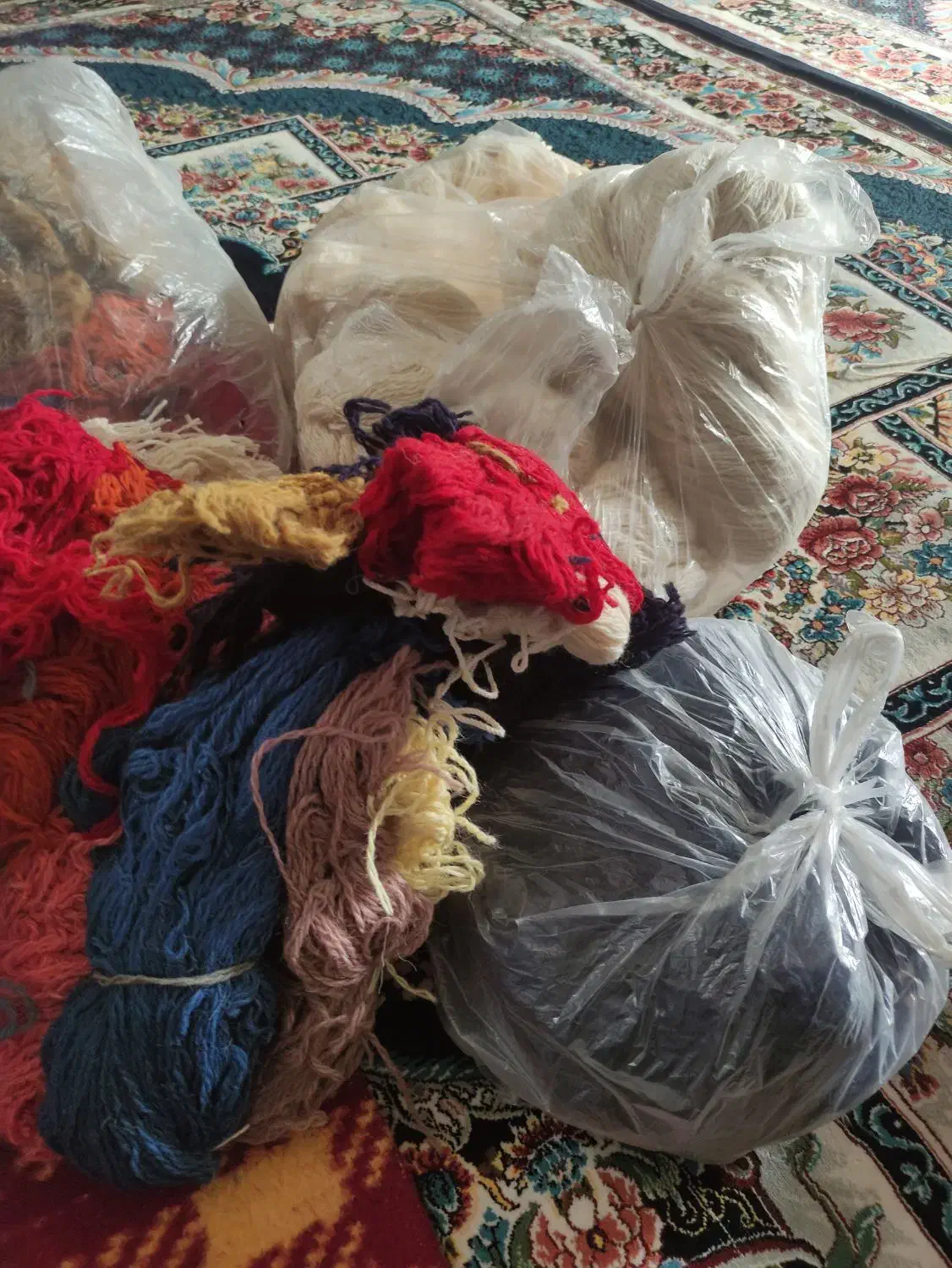 خامه قالی|لوازم خیاطی و بافتنی|خمین, |دیوار