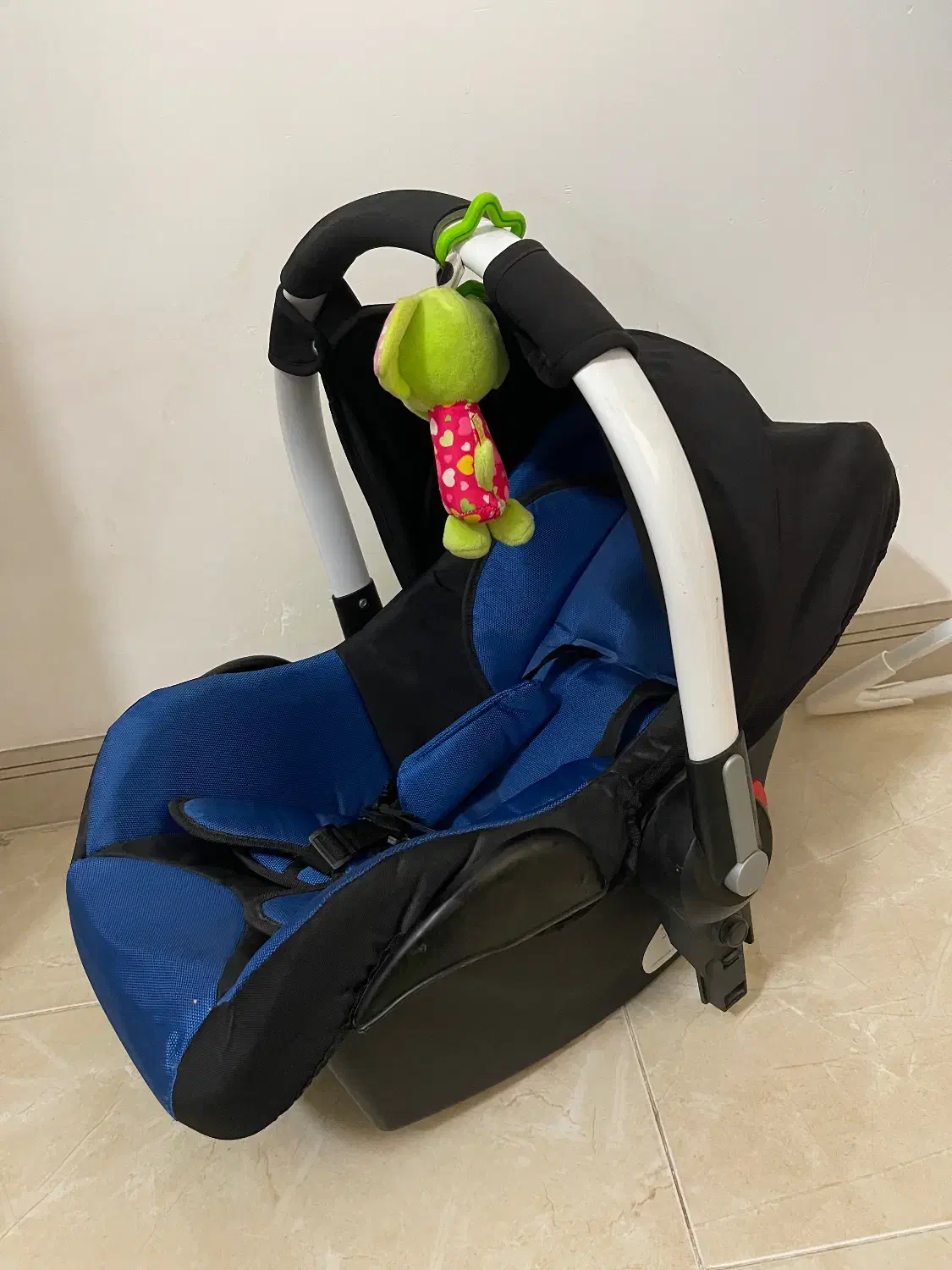 کریر و صندلی ماشین|کالسکه و لوازم جانبی|قائم‌شهر, |دیوار