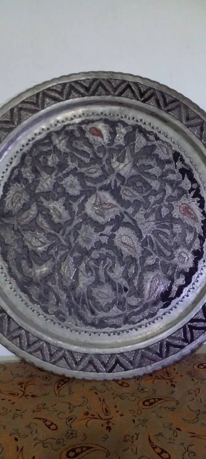 دیوارکوب قدیمی قلم زنی شده قدمت دار|صنایع دستی و سایر لوازم تزئینی|شیراز, باغ تخت|دیوار