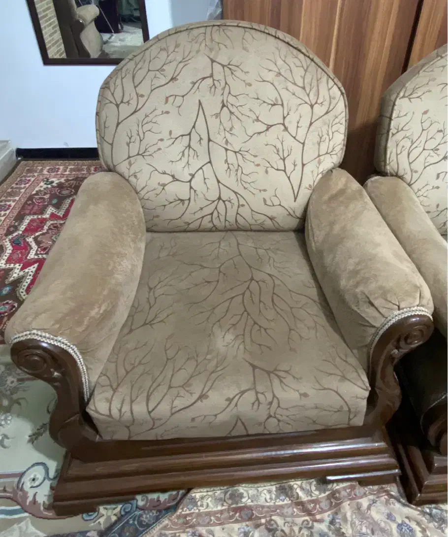 مبل راحتی سالم فروش فوری|مبلمان خانگی و میز عسلی|هشتگرد, هشتگرد قدیم|دیوار