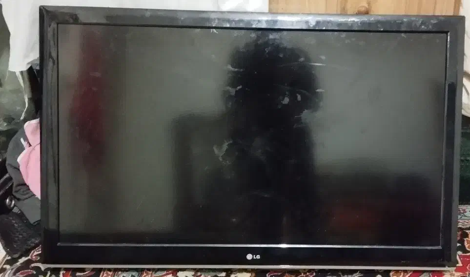 تلویزیون ال جی ۴۲ صحفه اش شکسته|تلویزیون و پروژکتور|مشهد, شهید شهریاری|دیوار