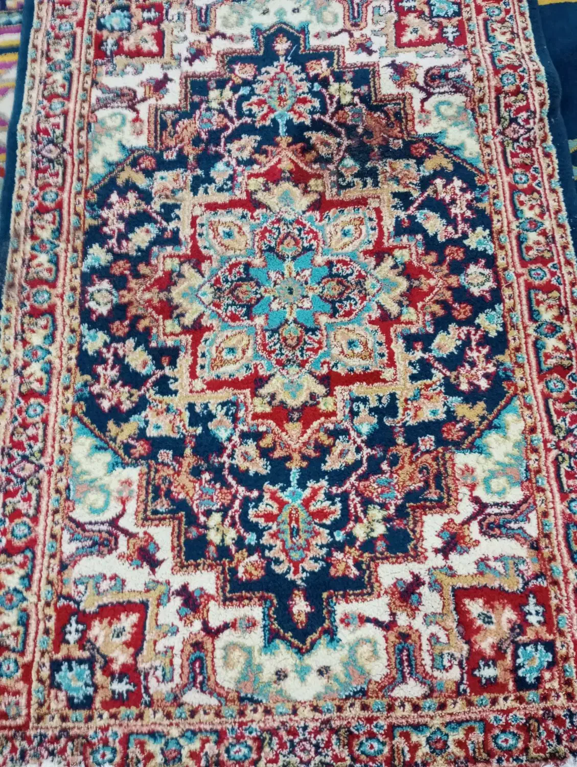 فرش یک در یک و نیم|فرش|بندرعباس, |دیوار