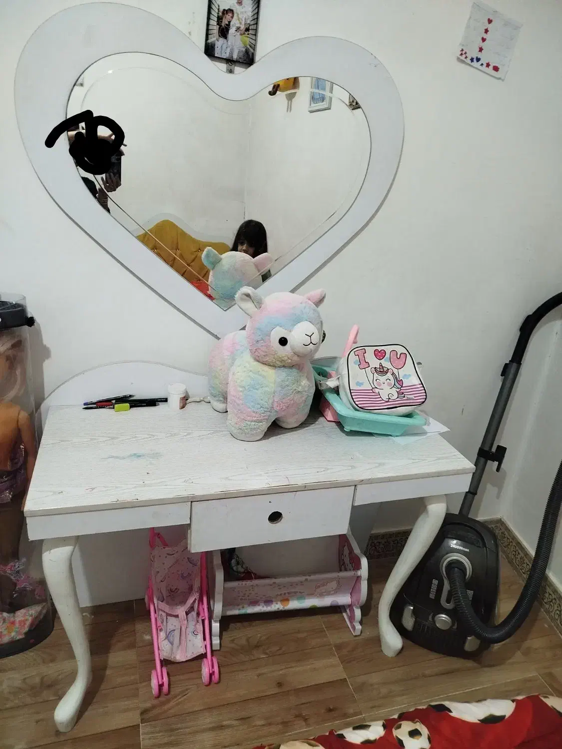 تخت نوجوان همراه با میز و اینه|تخت و سرویس خواب|ورامین, ورامین|دیوار