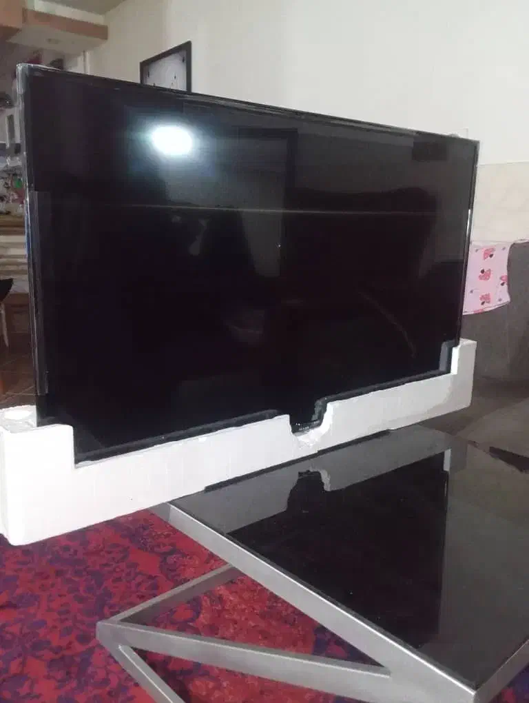 فروش تلویزیون 50اینچ فول امکانات|تلویزیون و پروژکتور|سیرجان, |دیوار