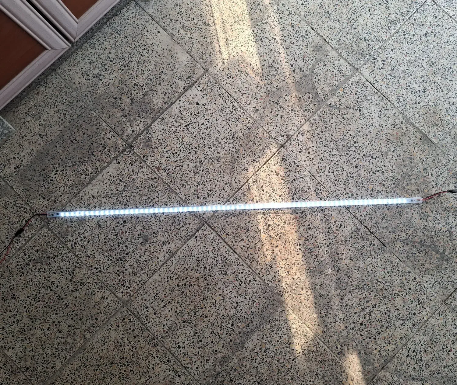 لامپ LED|لامپ و چراغ|اصفهان, جنیران (لادان)|دیوار