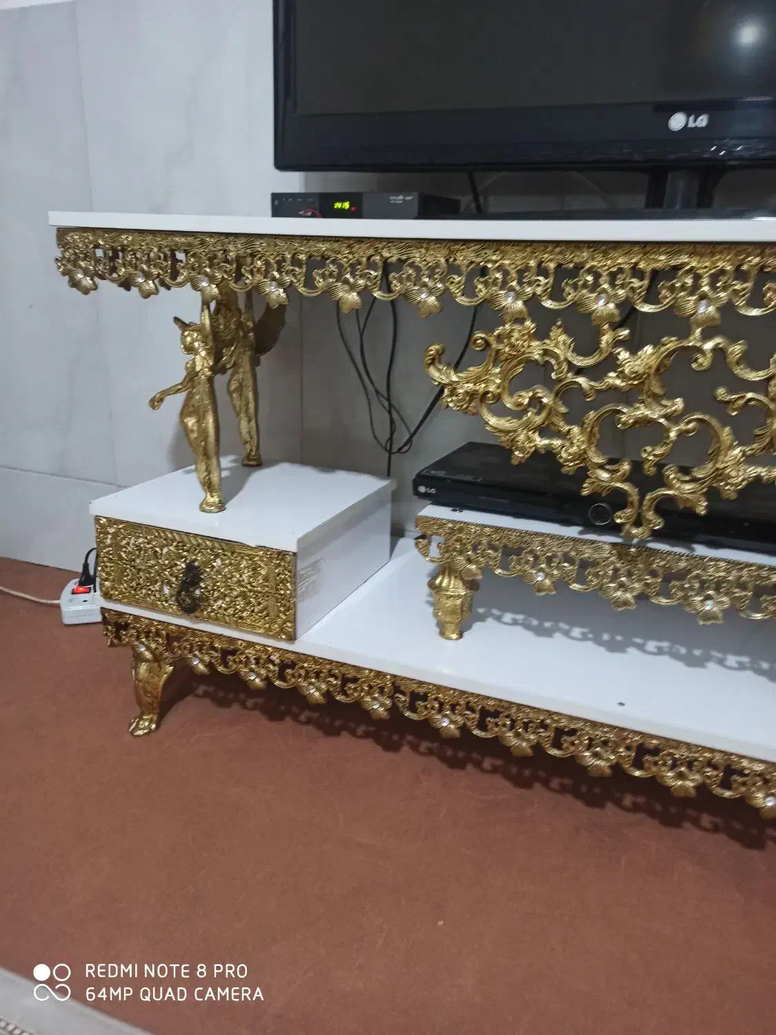 میز تلوزیون برنجی جدید|میز تلویزیون|مشهد, حضرت حجت|دیوار