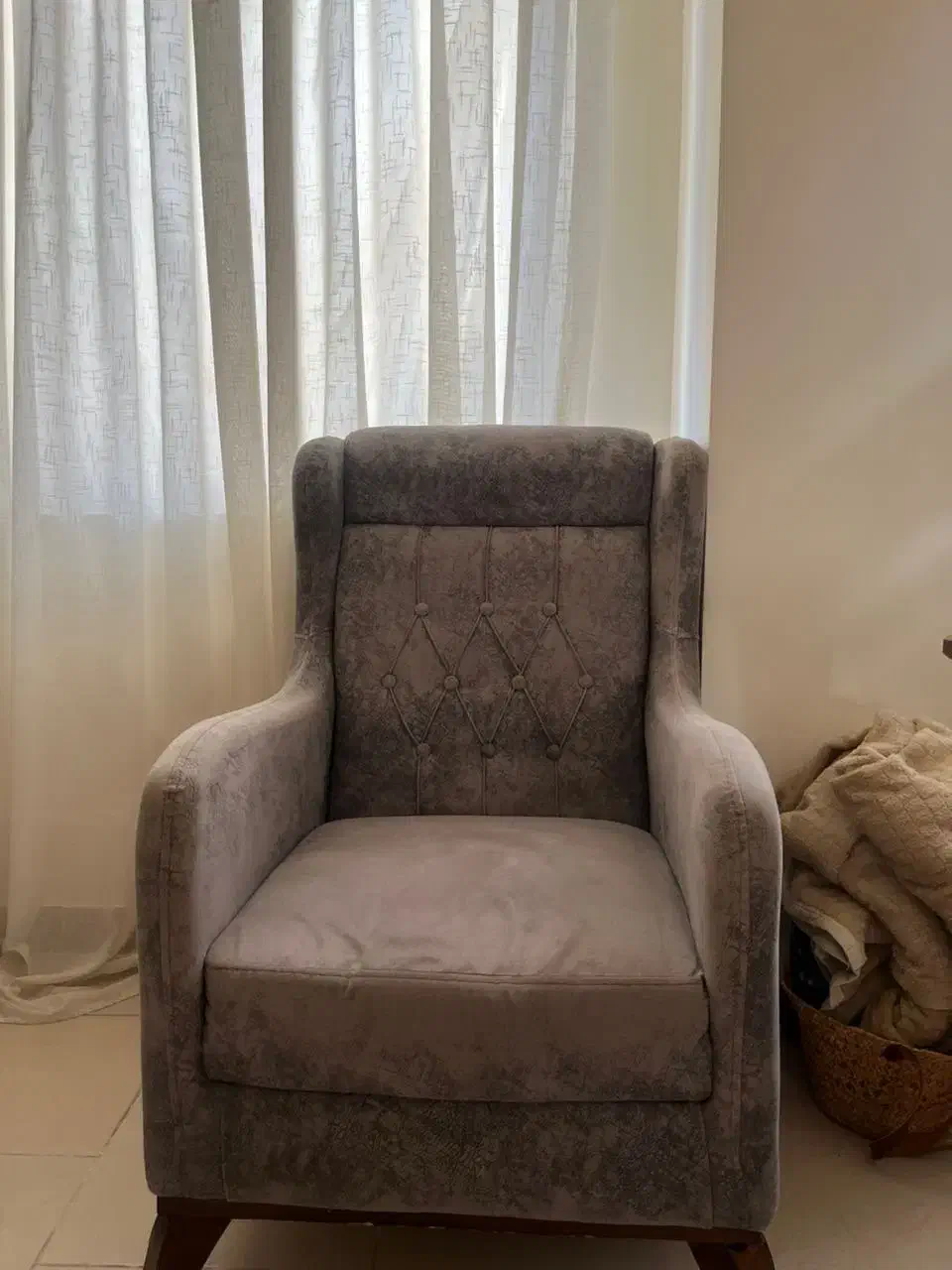 مبل چستر|مبلمان خانگی و میز عسلی|لاهیجان, مهرگان|دیوار