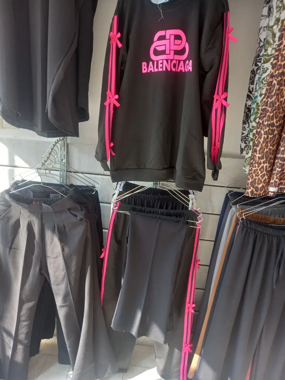 لباس های خونگی وبیرونی|لباس|الیگودرز, |دیوار