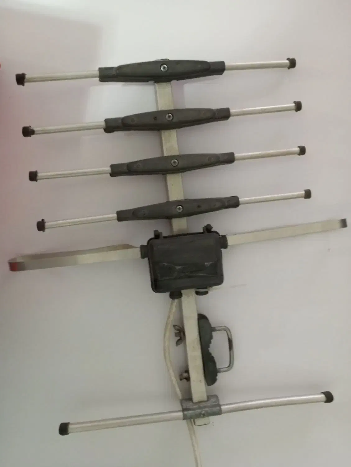 آنتن هوایی|صوتی و تصویری|هشتگرد, فاز ۱ مهستان|دیوار