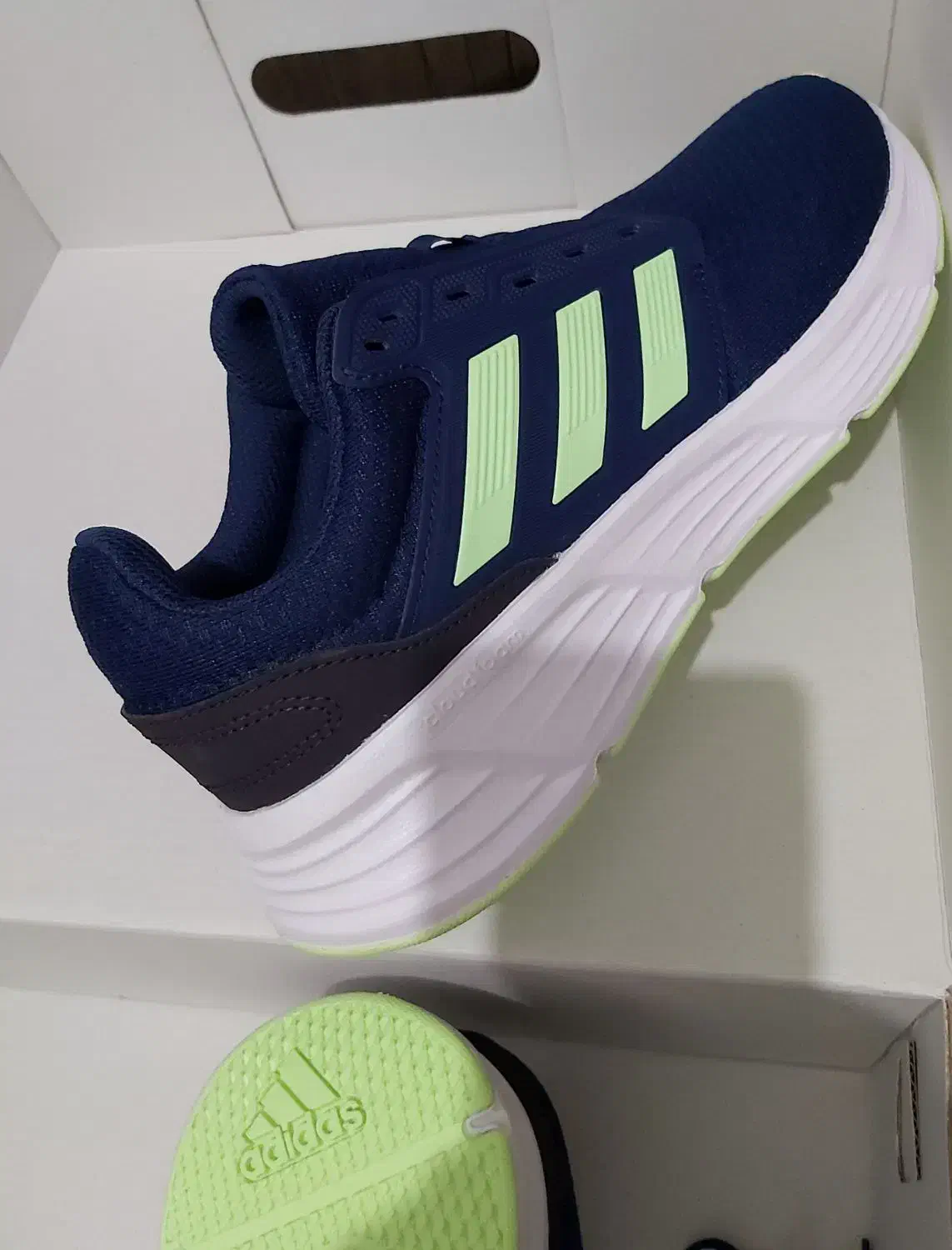 کتانی adidas اورجینال|کیف، کفش، کمربند|بندر انزلی, نوروزی|دیوار