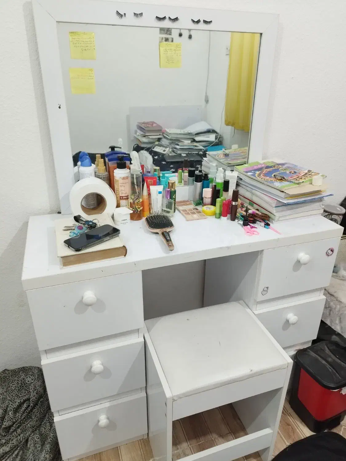 تخت و میز ارایشی|تخت و سرویس خواب|خورموج, |دیوار