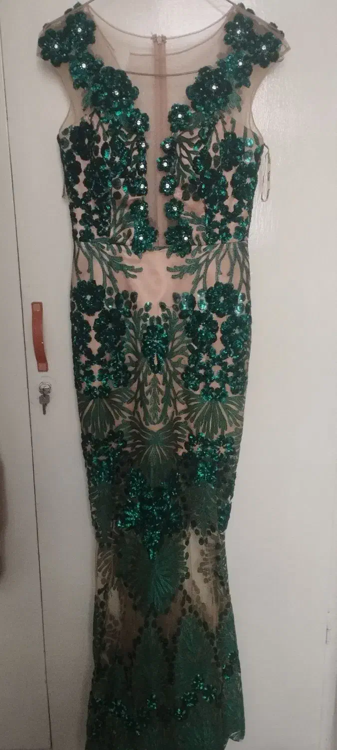 لباس مجلسی. جنس گیپور.  قدش هم بلند هست|لباس|تهران, ارجمندی راد|دیوار