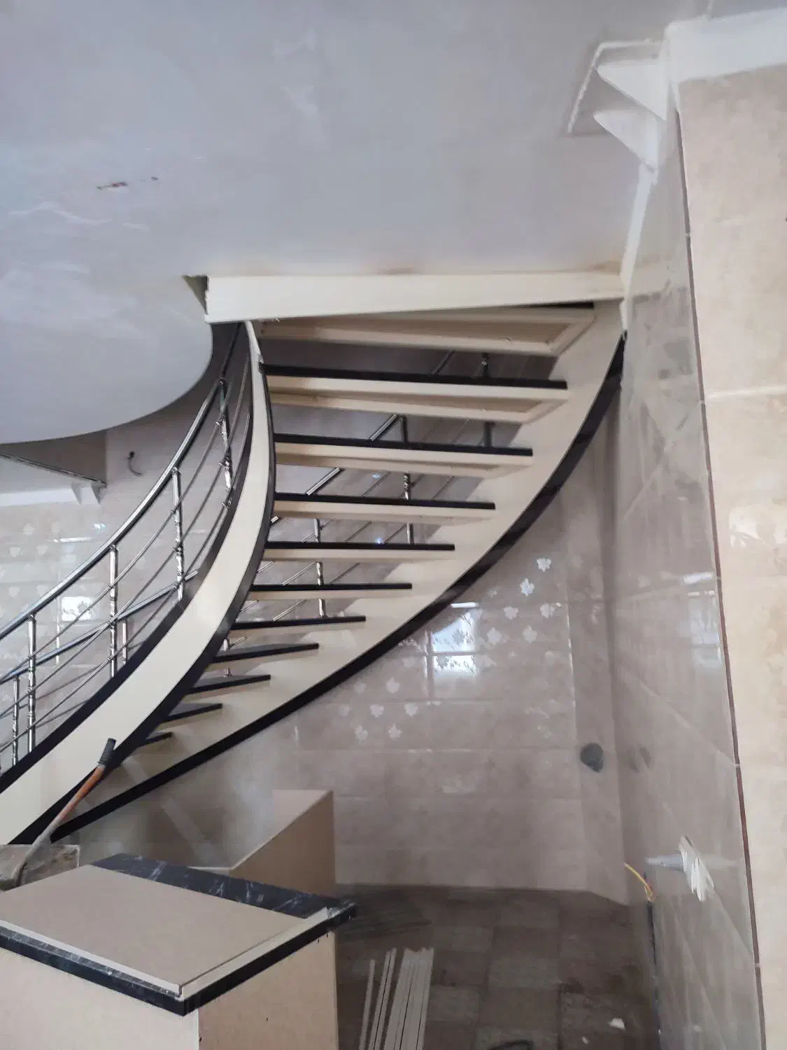 فروش پله پیچ فلزی با نرده استیل و کفی  mdf|مصالح و تجهیزات ساختمان|دورود, |دیوار