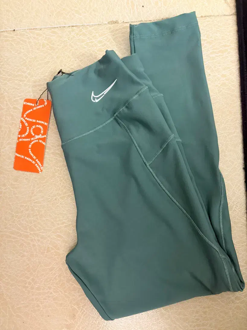 ست ورزشی|لباس|اراک, |دیوار