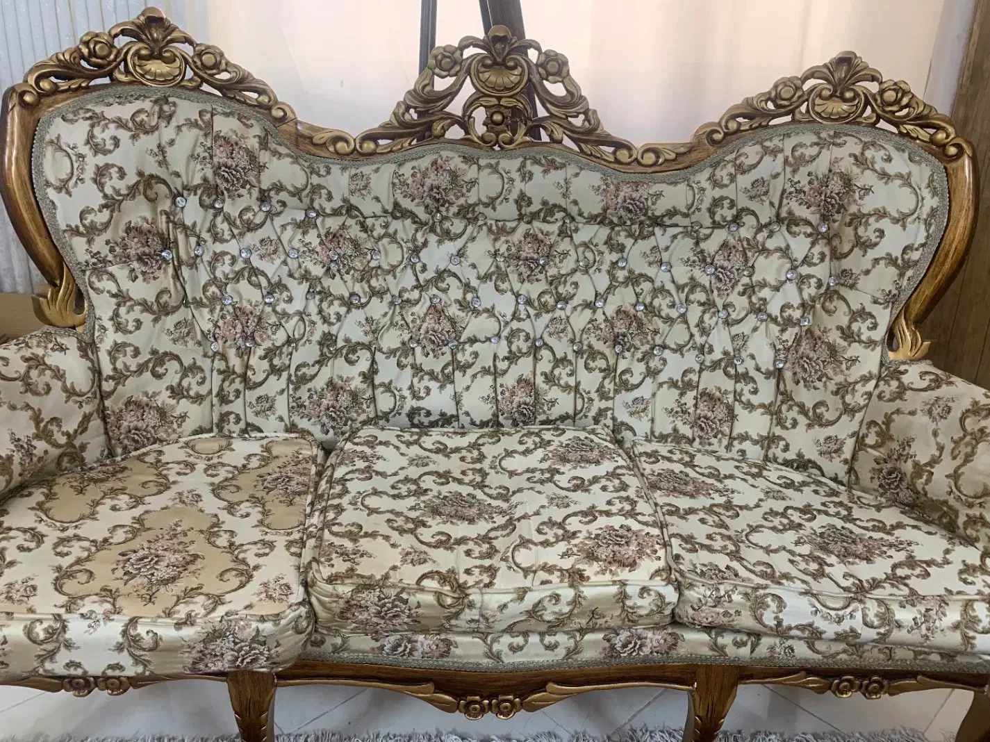 مبل ۹نفره سلطنتی|مبلمان خانگی و میز عسلی|مشهد, کوی المهدی|دیوار