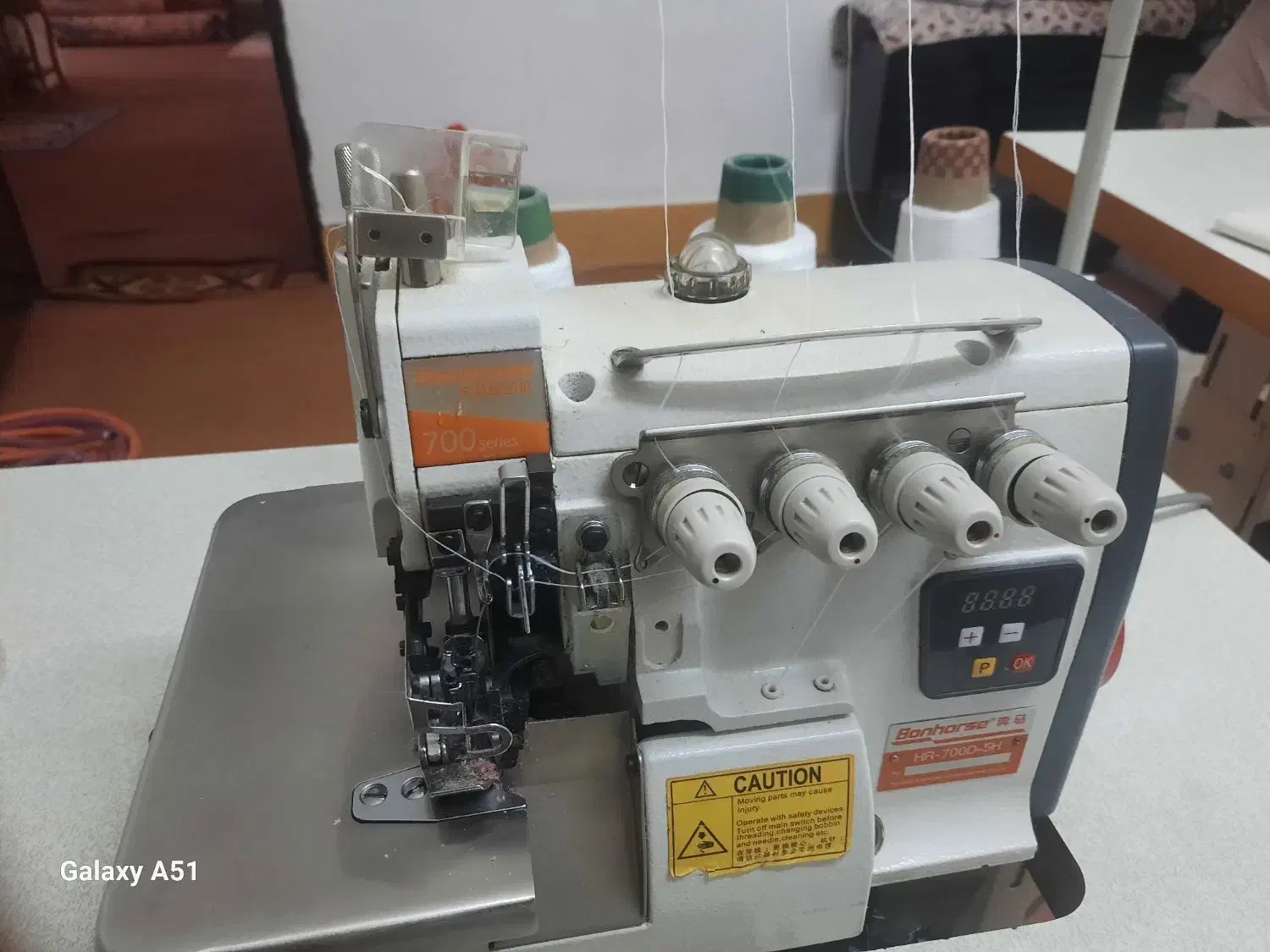 چرخ خیاطی راسته و سردوز|لوازم خیاطی و بافتنی|ملایر, |دیوار