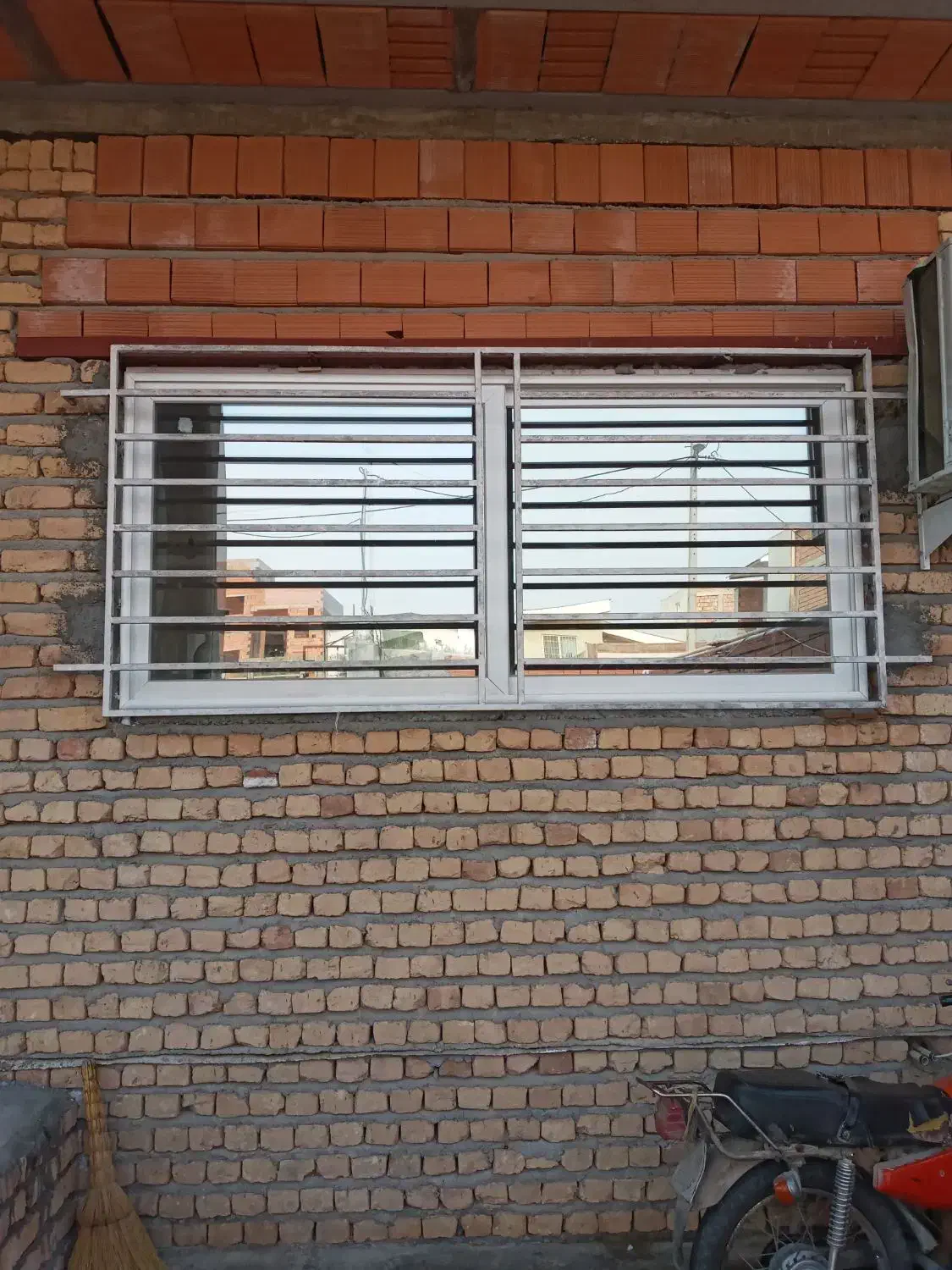 دروازه حفاظ در پنجره|مصالح و تجهیزات ساختمان|آق قلا, |دیوار