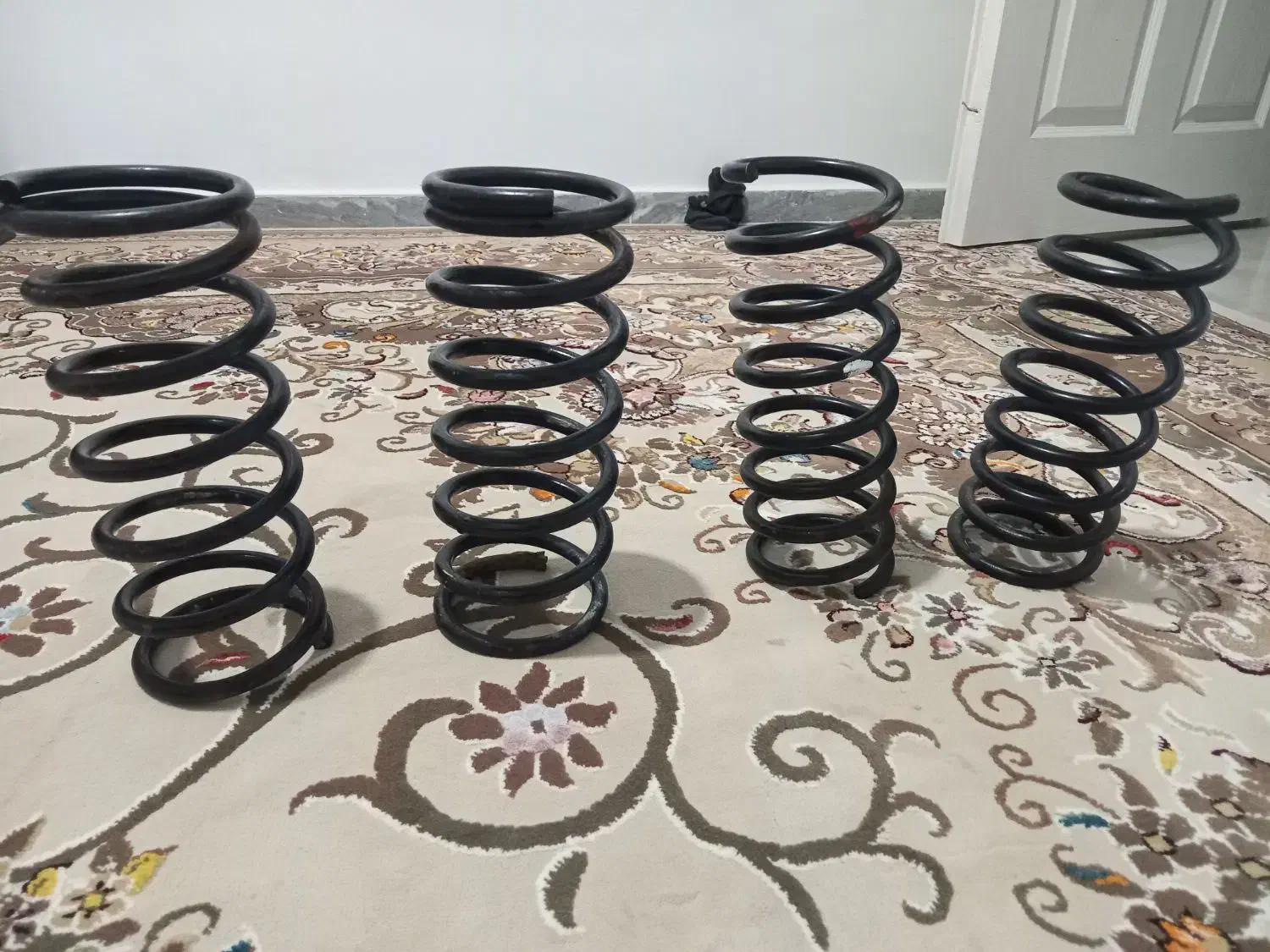 فنر لول پراید و رادیاتور پراید و چراغ جلو پژو پارس|قطعات یدکی و لوازم جانبی|فردیس, قریشی|دیوار