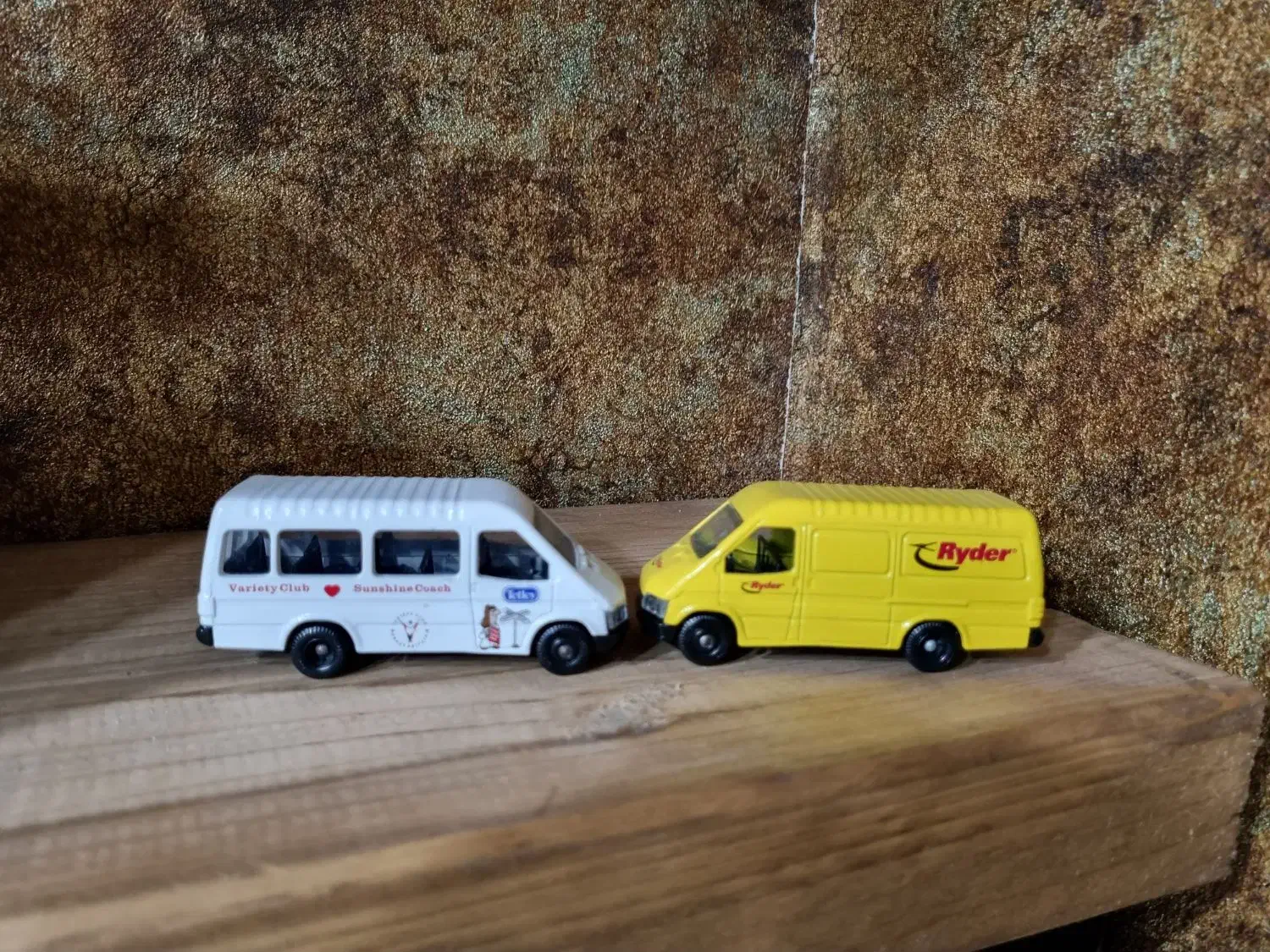 ماشین های قدیمی انکلیسی در حد اک|کلکسیون اشیاء عتیقه|آبادان, |دیوار